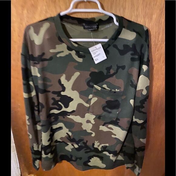 SANCTUARY top - Picture 2 of 3